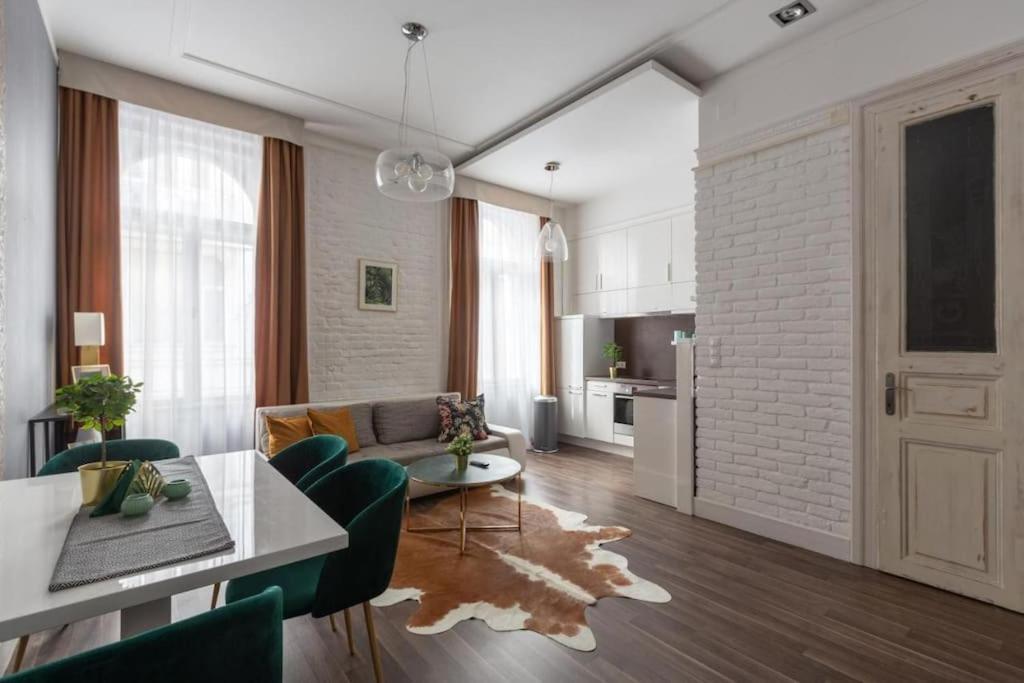 Chic, Captivating Space Near Opera House Budapešť Exteriér fotografie